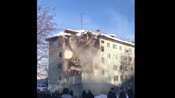 Explozie ucigașă într-un bloc din Murmansk. 