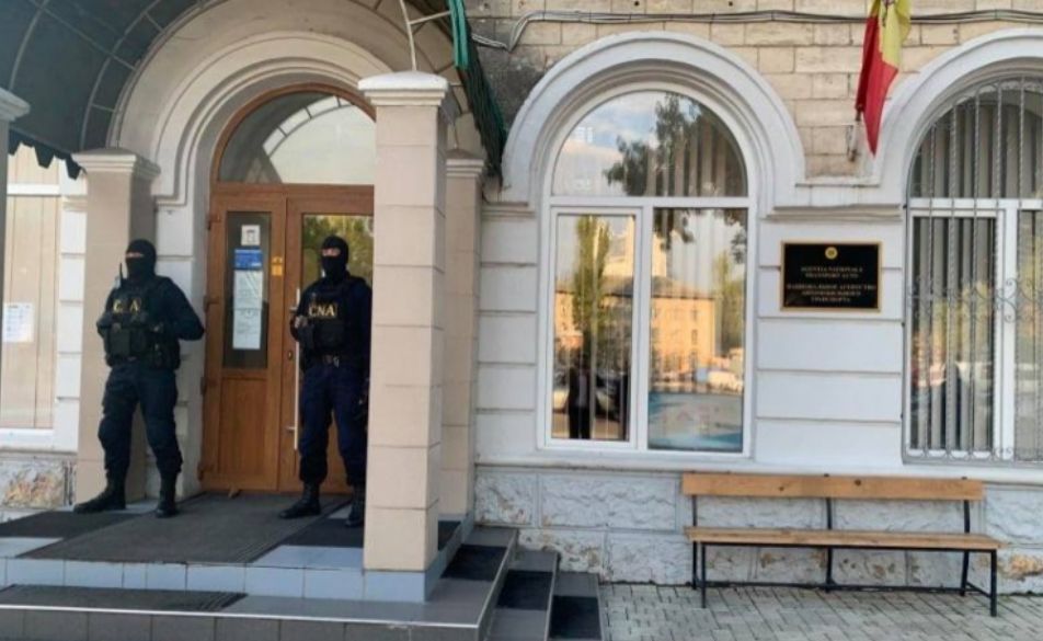 Сотрудники ANTA подозреваются в продаже разрешений на перевозки.