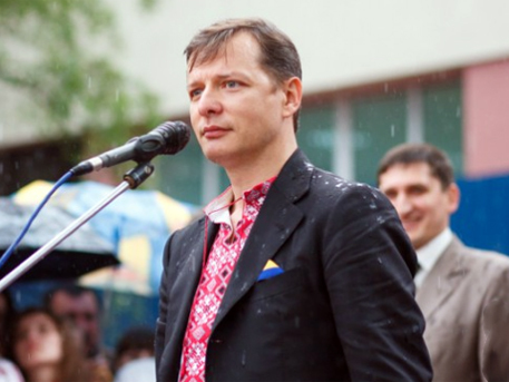 Яйца полетели в лидера Радикальной партии уже после его выступления.