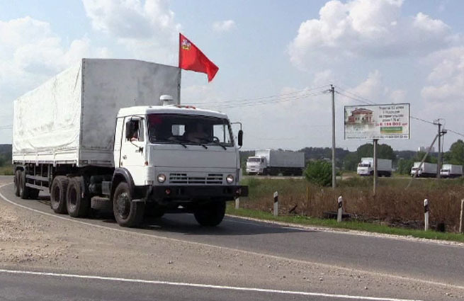 Всего на борту грузовиков находится две тысячи тонн гуманитарного груза.