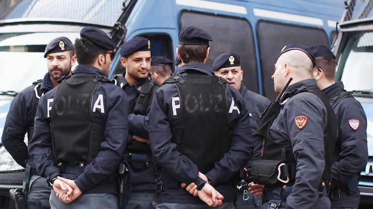 К операции по задержанию молдаван привлекли около 50 полицейских.
