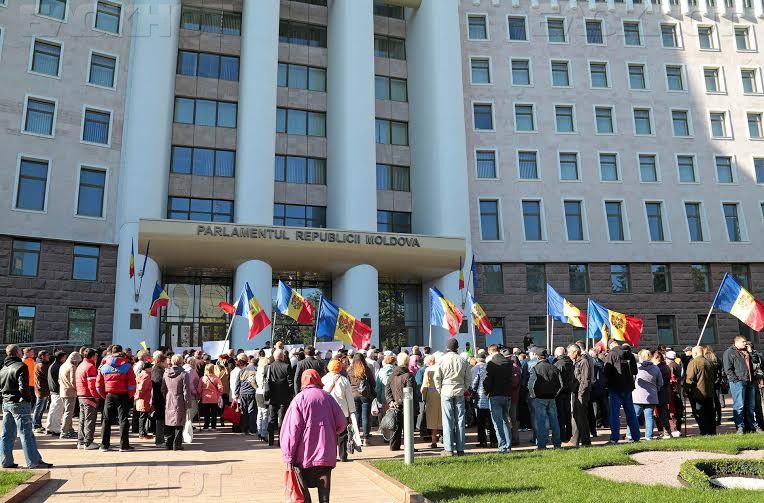 У парламента состоится акция протеста.