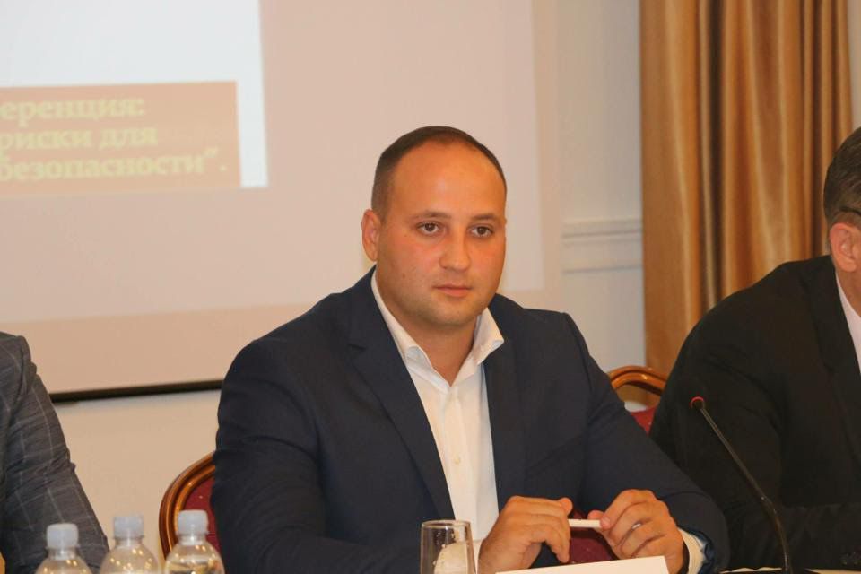 Тулянцев «заступился» за министра обороны РМ Антолия Шалару.