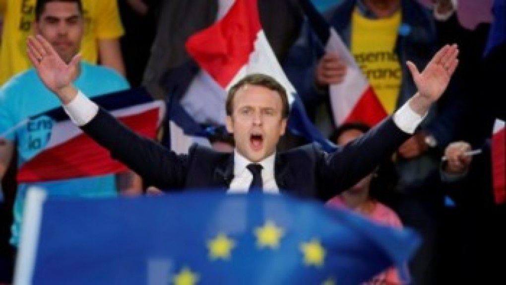 Emmanuel Macron conduce în sondajele efectuate la ieșirea de la urne. Foto: ziaruldeiasi.ro