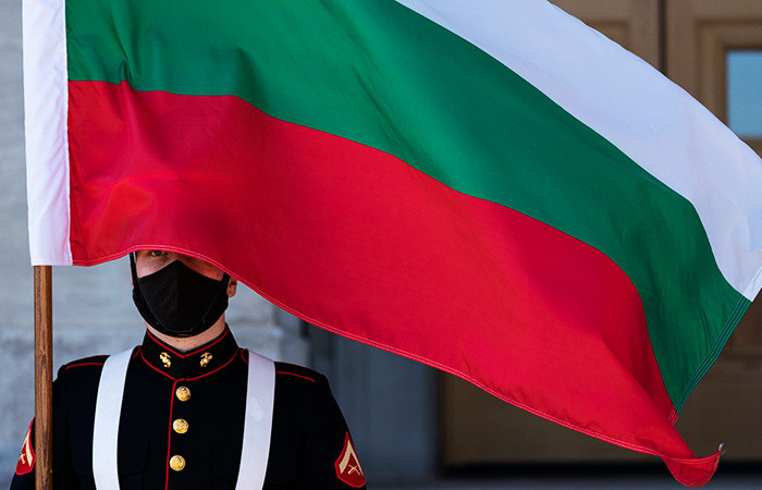 Власти Болгарии вышлют двух дипломатов РФ из-за подозрений в шпионаже.