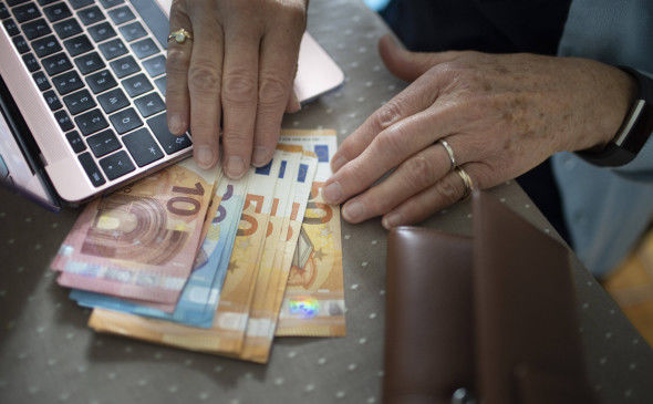 Еврокомиссия предложила запретить платить наличными больше €10 тысяч.