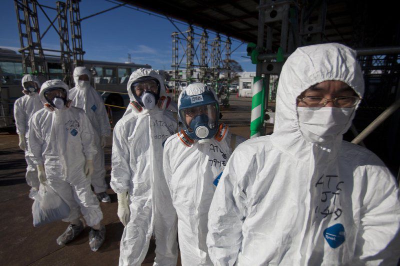 Японское законодательство запрещает использовать труд несовершеннолетних на зараженных радиацией территориях.