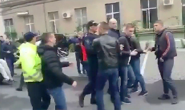 Около 30 человек приехали из Одесской области в Кишинев, чтобы встретить товарища у ворот тюрьмы №13.