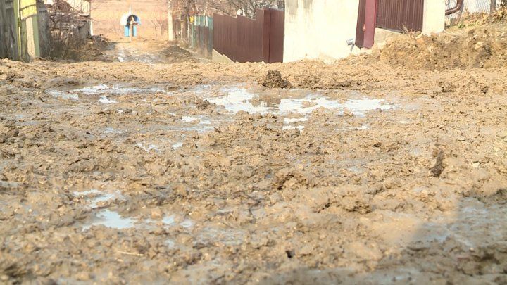 Bubuieci: Tone de apă s-au scurs din cauza lucrărilor necalitative