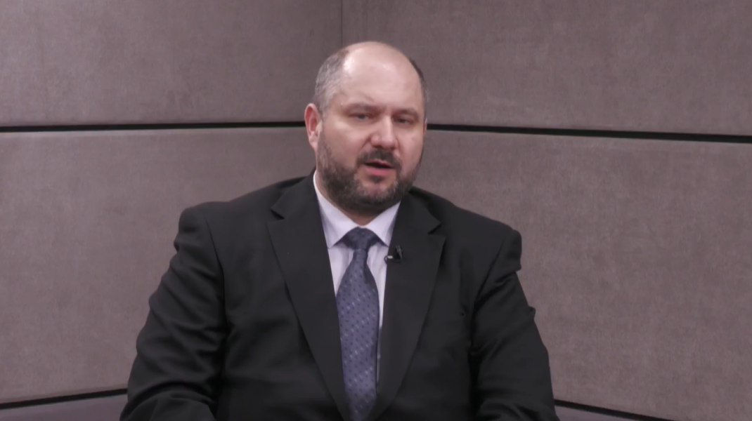 Парликов: Спыну выдвинули вперед, чтобы отвечал на вопросы.