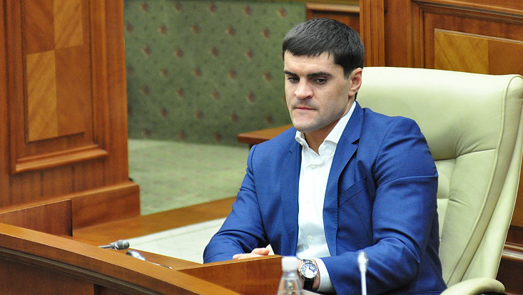 Anticoruptie: Цуцу вернулся в Молдову, сделав донос на своего друга.