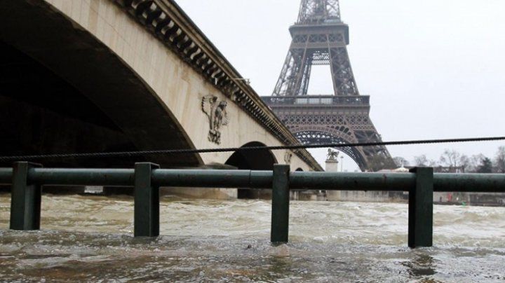 Parisul, sub ape: Oameni evacuați și stații feroviare închise