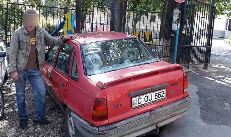 Полиция рекомендует гражданам быть внимательнее и оснастить личное транспортное средство противоугонной системой.