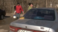 Anul trecut, cei care spălau maşinile pe malul râului Bâc s-au ales cu amenzi de 54 mii de lei.