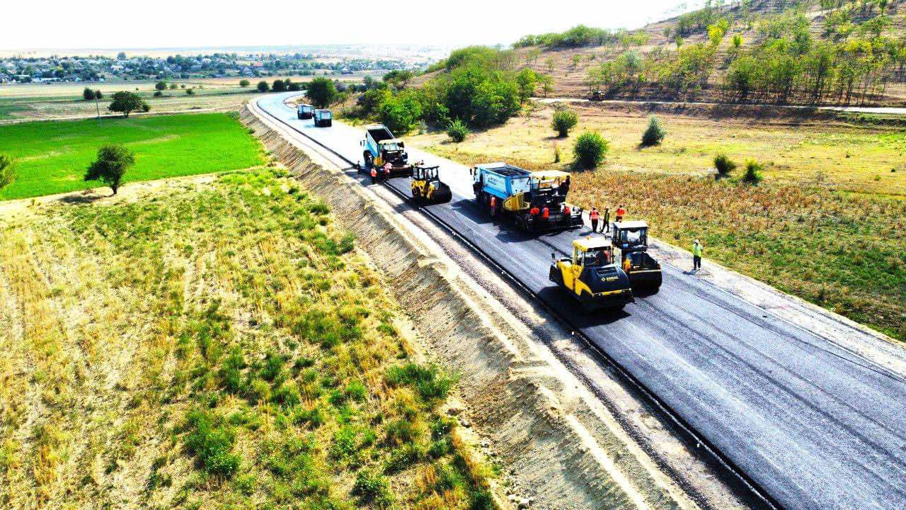 Construcția drumului M3 Chișinău - Comrat - Giurgiulești este în plină desfășurare.