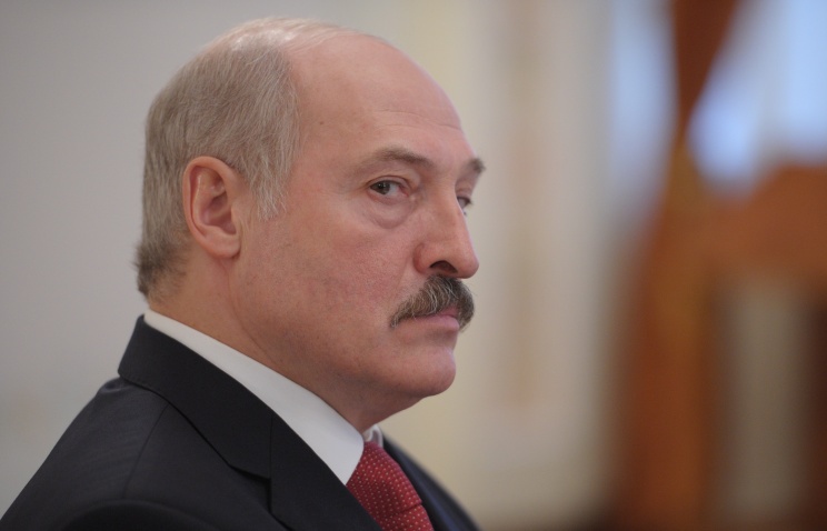 Лукашенко отметил, что "Турчинов воспринимает правильно ситуацию, которая у них складывается".