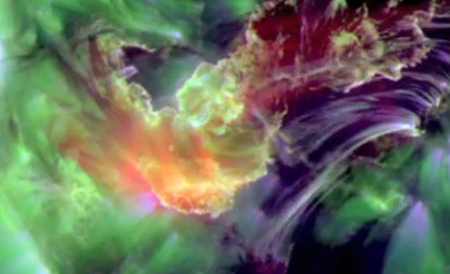 Specialiştii de la NASA au postat marţi o înregistrare video în care apare acest "bici" format la suprafaţa Soarelui. 