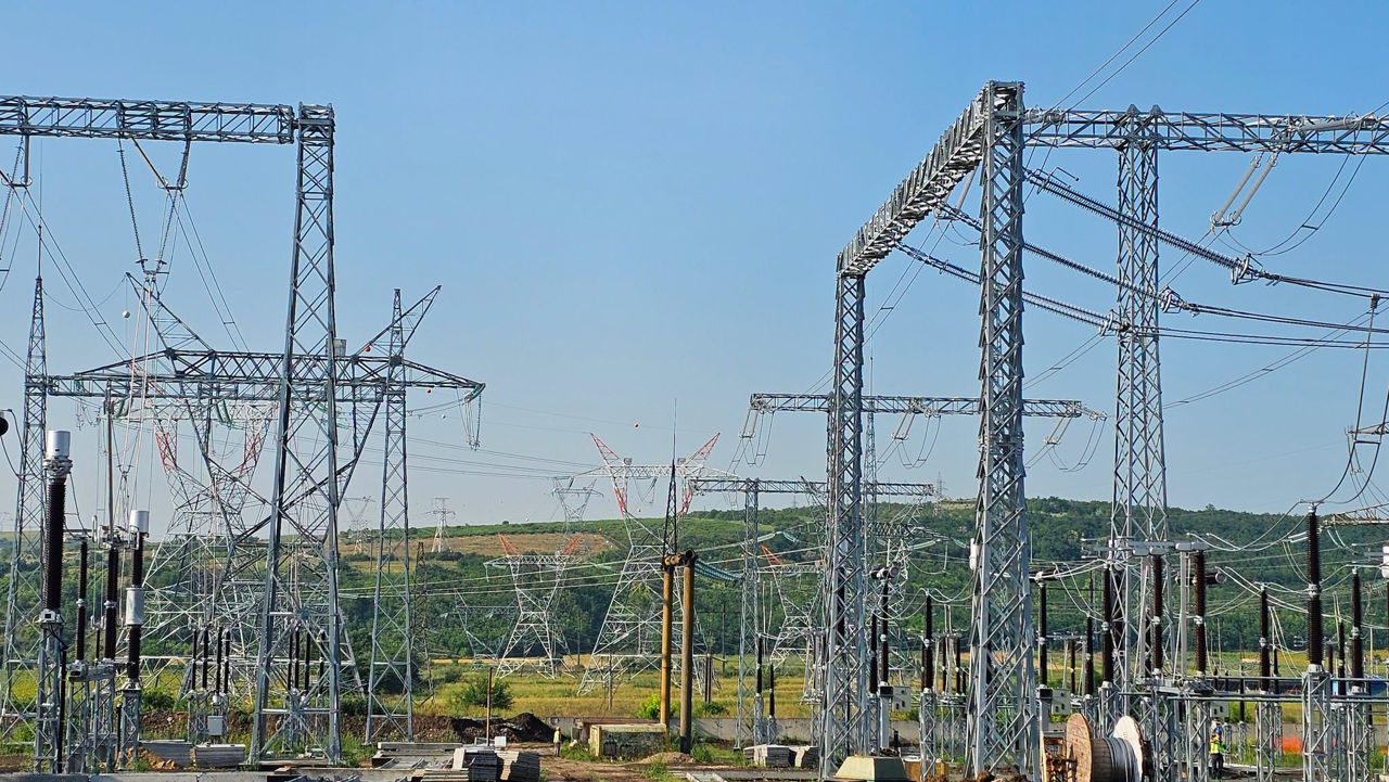 Linia electrică „Vulcănești – Chișinău” va fi conectată integral la tensiune săptămâna aceasta.