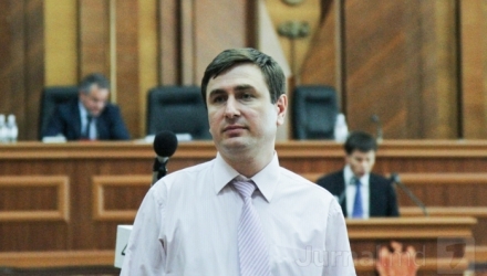 Acesta susține că în vară se vorbea despre 12 milioane de lei, deoarece nu existau la acel moment mai mulți bani în buget.