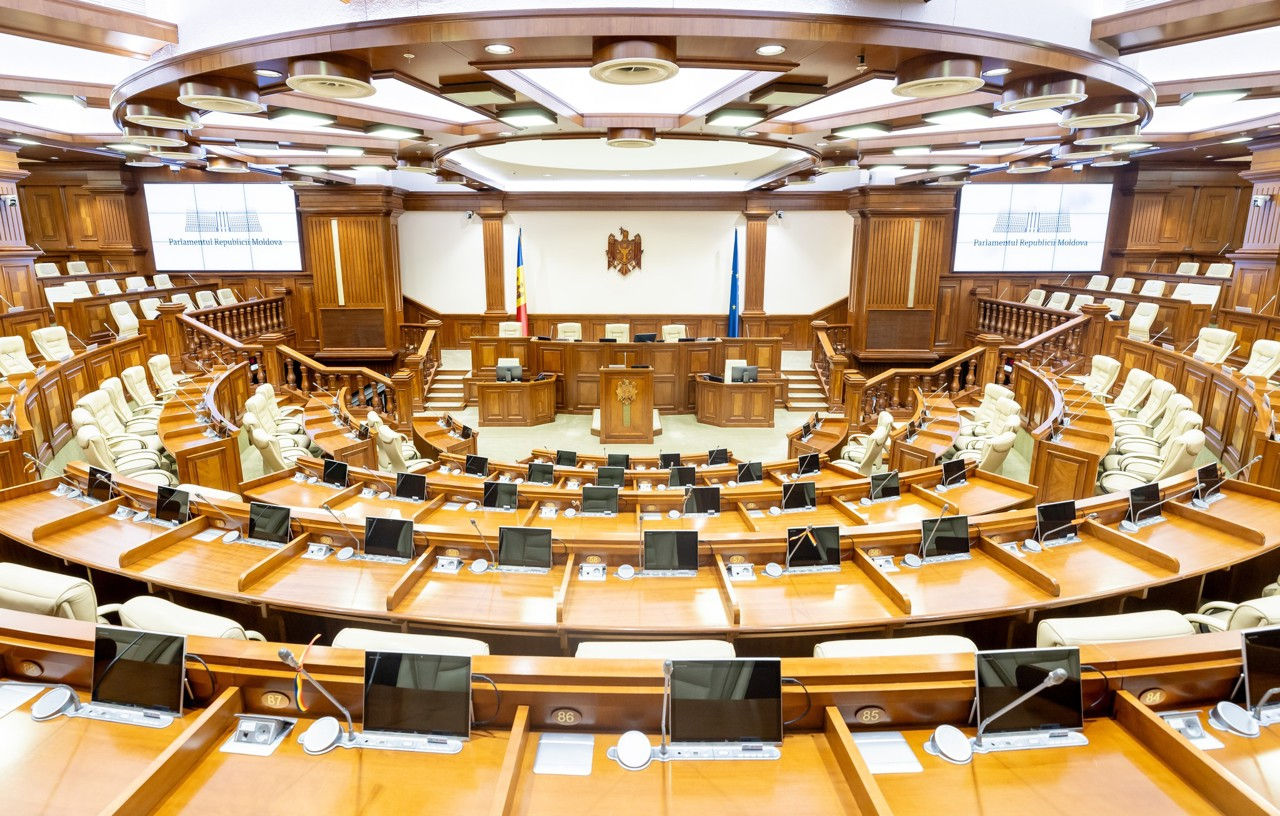 Peste jumătate dintre actualii deputați își doresc un nou mandat.