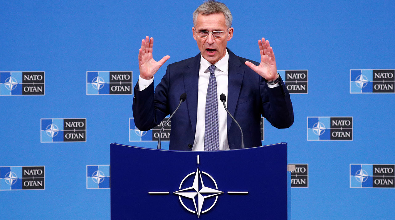 Столтенберг заявил о сохранении боеготовности НАТО.