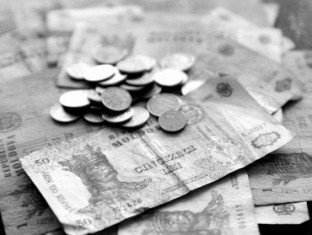 Majorarea datoriei în monedă naţională a fost condiţionată de deprecierea monedei naţionale