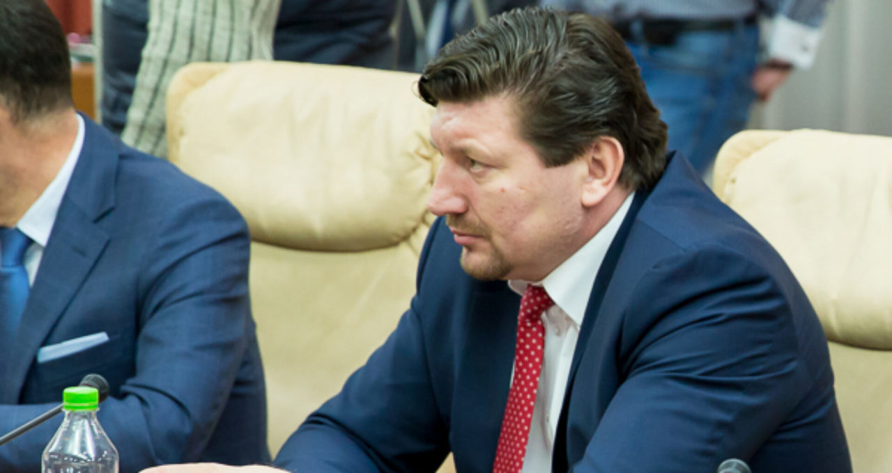 Дело экс-министра, обвиняемого в коррупции, все еще не завершено.