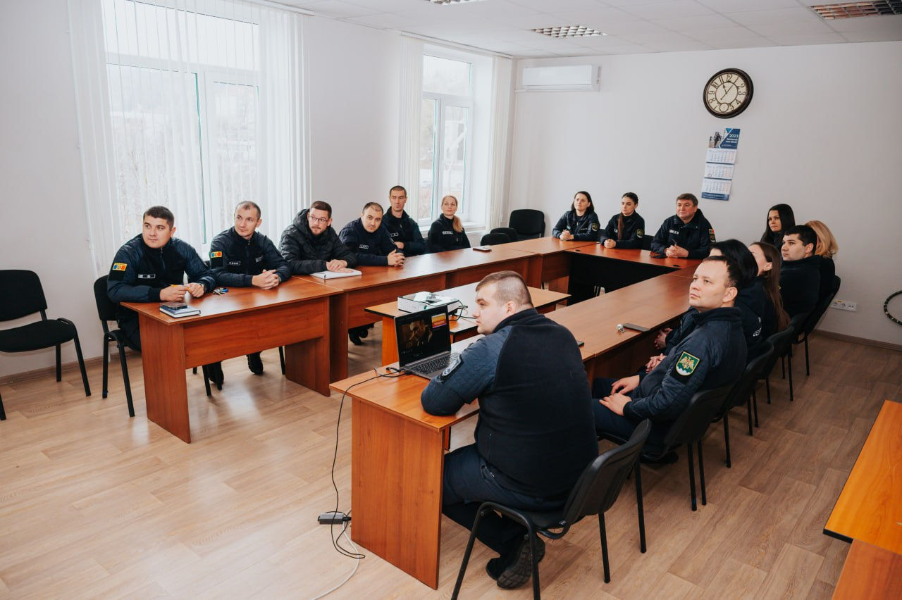 В Погранполиции призвали бороться с гендерным насилием в Молдове.