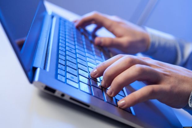 Veniturile obţinute din vânzarea serviciilor privind accesul la internet fix au crescut în anul trecut cu 13,4% şi au însumat peste 996,5 milioane de lei.