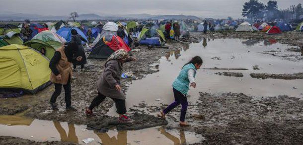 Balcanii închid porțile pentru imigranții care vor în Europa. Foto: agerpres.ro
