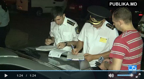 29-летний мужчина покончил жизнь самоубийством, сбросившись в столице с десятого этажа.