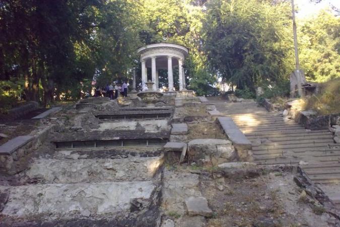 Полное восстановление каскадной лестницы и ротонды в столичном парке Валя Морилор обойдется примерно в 650 млн. леев.
