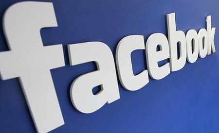În loc ca Facebook să ceară acordul utilizatorilor, compania le oferă în schimb posibilitatea să opteze ca fotografiile lor să nu fie folosite.