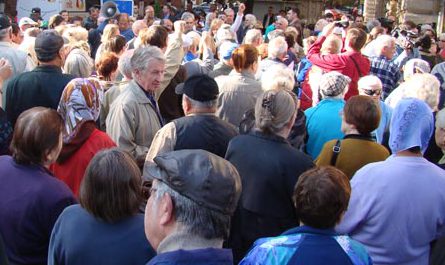 Большинство представителей местной власти недовольны тем, как продвигаются реформы.