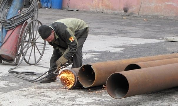 Дорожная полиция установит на участке временные знаки дорожного движения.