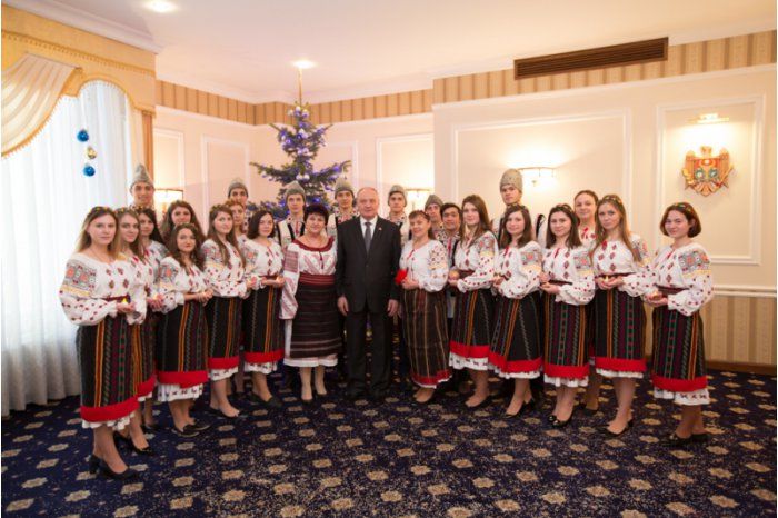 Președintele Republicii Moldova, Nicolae Timofti, a primit astăzi la Reședința de Stat, grupuri de colindători.