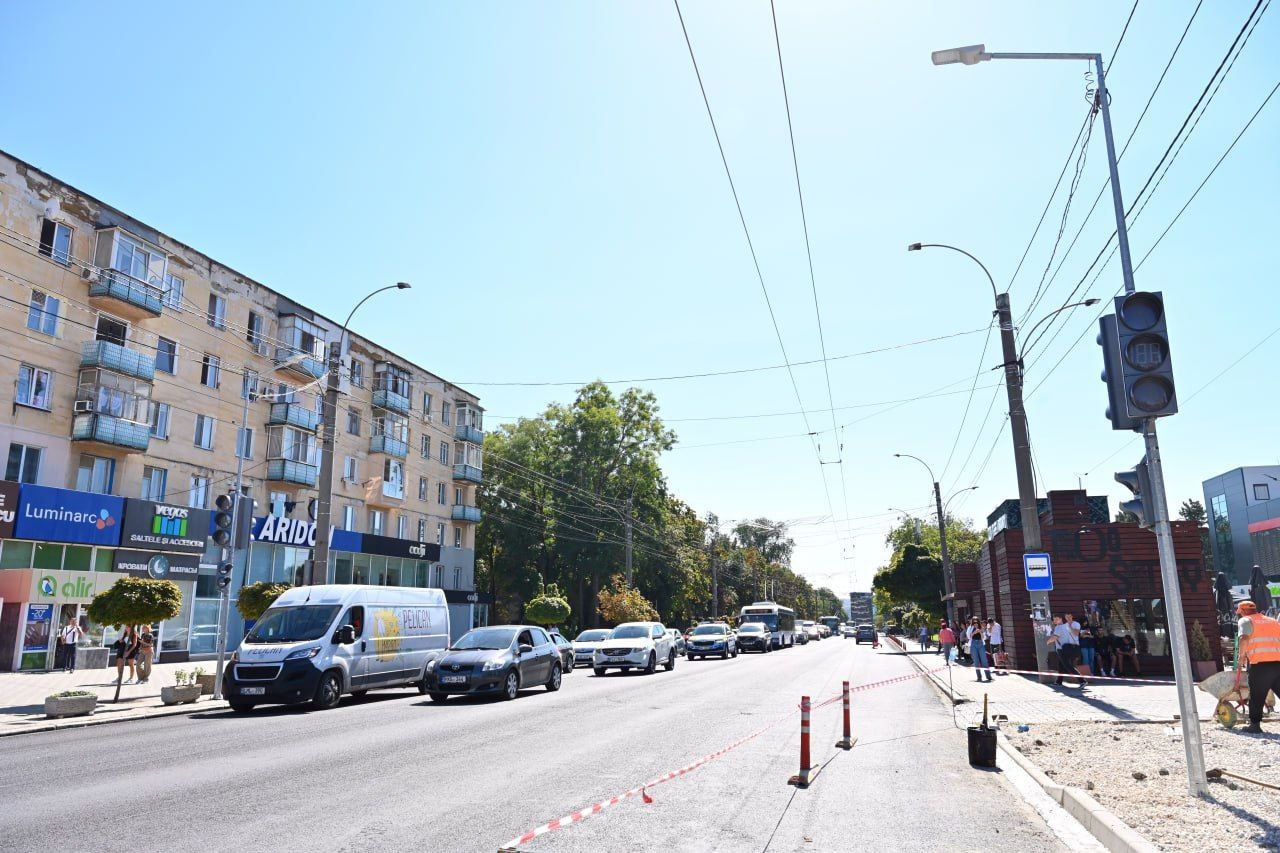 В районе Московского проспекта и улицы Киевской появился светофор.