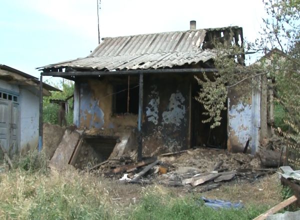 O femeie si-a pierdut viata dupa ce a fost arsa de vie in propria casa. Foto: protv.md