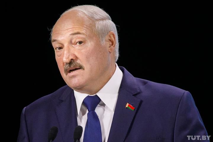Лукашенко готов вести диалог, в том числе и об обновлении Конституции. Фото: tut.by.