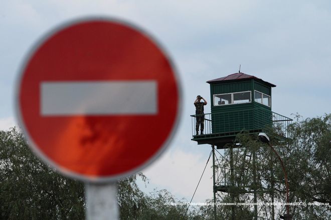 Двое граждан Молдовы попытались нелегально пересечь границу.