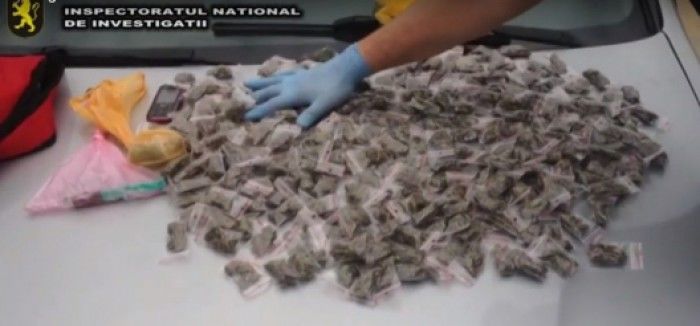 Droguri de un milion de lei și 14 grupări criminale au fost reținute de oamenii legii în cadrul operațiunii „Mac” 2016. Foto: igp.gov.md