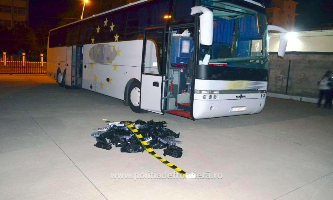 В Румынии в автобусе "Молдова-Чехия" нашли 30 000 контрабандных сигарет.