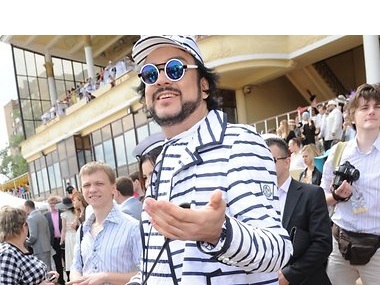 Филипп Киркоров ответил на недавние оскорбления Тимати в Твиттере. 