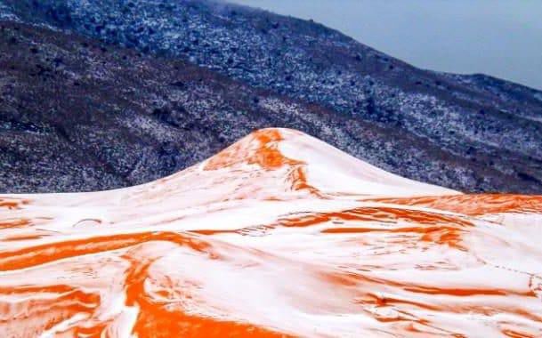 Unul dintre cele mai fiebinți locuri: A nins în deșertul Sahara. Foto: mediafax.ro