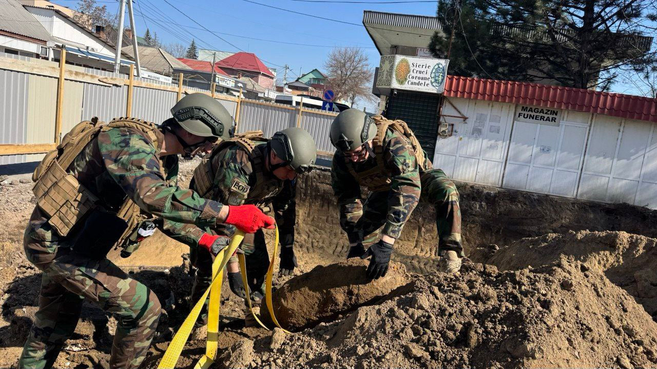 Саперы Национальной армииобезвредили две авиабомбы в городе Унгены.