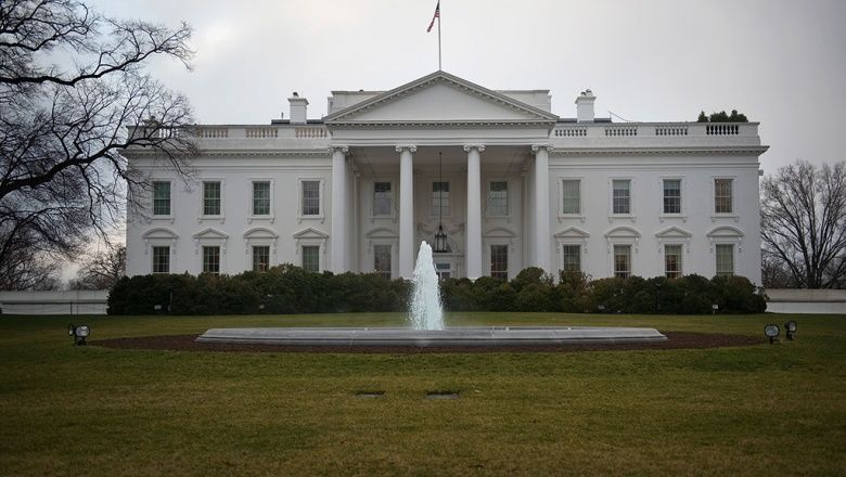 WP: Белый дом ограничил доступ к беседе Трампа о вмешательстве в выборы.