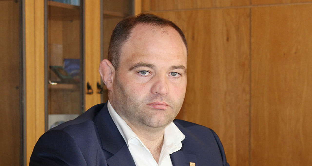 Прокурор Попа, обвиняемый в незаконном обогащении, покинул систему.