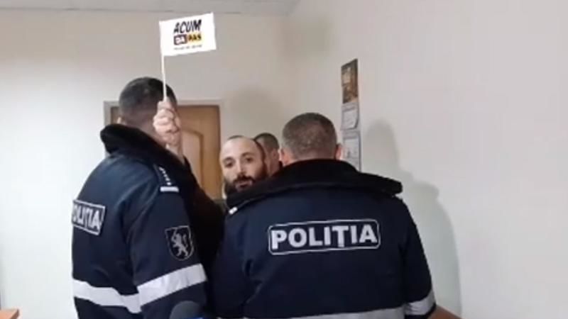 Гражданский активист Георге Петик. 
