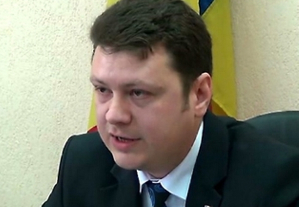 Показной отметил, что башкану, как политику, интересно заниматься критикой.