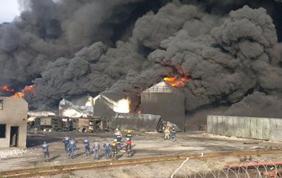Угрозы распространения пожара на военную часть и нефтебазу КЛО нет.